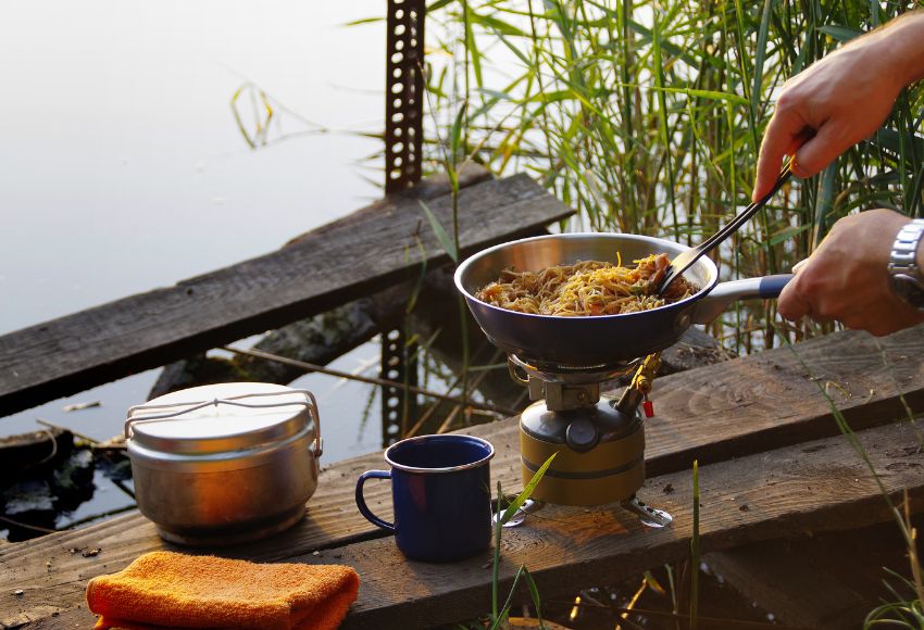 Jídlo na trek: Co jíst na jednodenní výpravu a co na vícedenní přechod