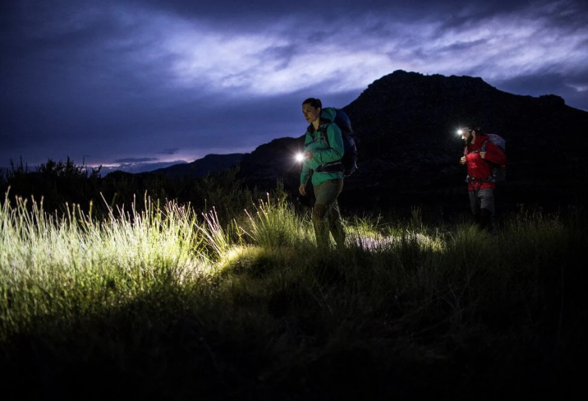 Noční výpravy: Jak se bezpečně pohybovat potmě a proč to vůbec zkusit